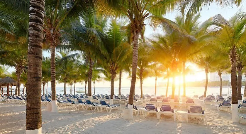 Barcelo Costa Cancun All Inclusive 4*,  México